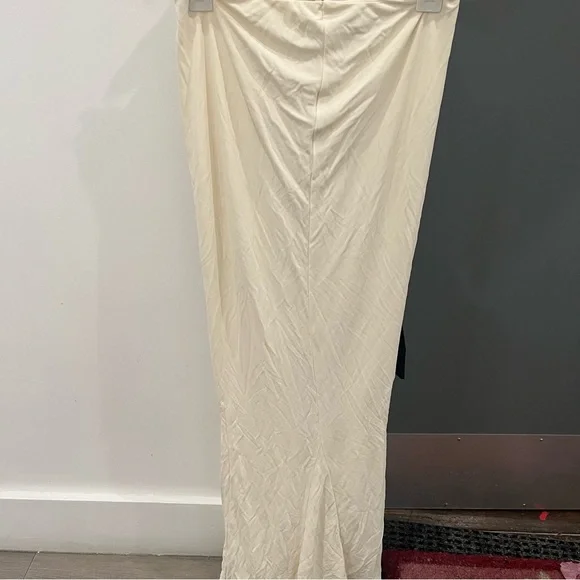 Helsa Maxi Dress Ivory White Constantina Jersey Bow Backless size XL Helsa Maxi Dress Ivory White Constantina Jersey Bow Backless size XL